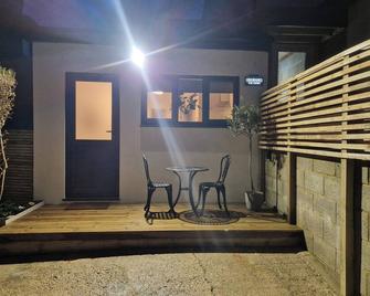 Highbanks - Newhaven - Patio