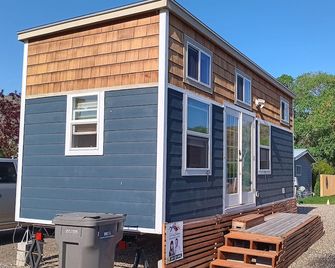 Gorgeous Tiny House in Sunland Estates near The Gorge, on the Columbia river! - Quincy - Gebouw