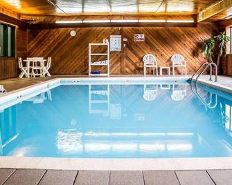Grandstay Hotel & Suites - Minocqua - Басейн