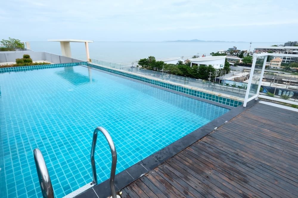 Sunday Beachfront View Jomtien Pattaya