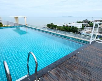 Sunday Beachfront View Jomtien Pattaya - Sattahip - Piscine