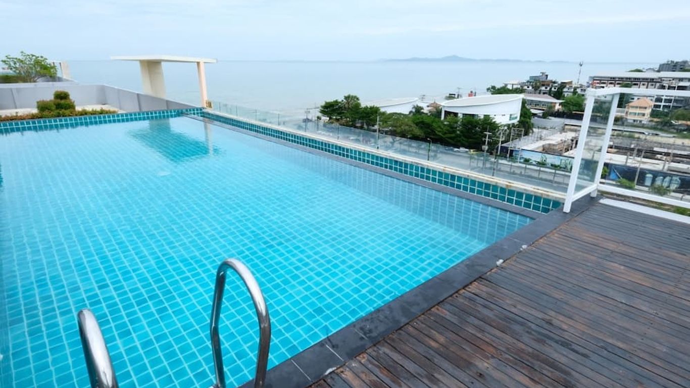 Sunday Beachfront View Jomtien Pattaya