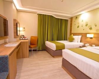 Crown Regency Hotel Makati - Makati - Bedroom