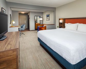 Hampton Inn Lexington South-Keeneland/Airport - לקסינגטון - חדר שינה