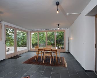 Large Mountain Chalet With Sauna Near The Ski Lifts Of Crans-Montana - Crans-Montana - Salle à manger