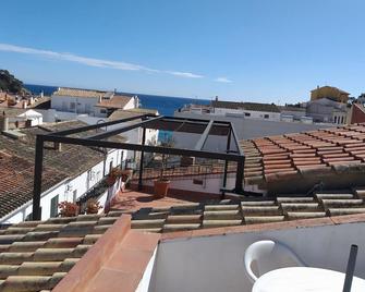 Duplex with terrace and sights, 50 meters from Llafranch beach - Llafranc - Balkon