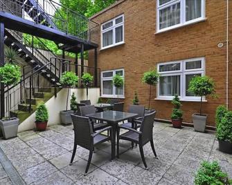 Hotel Oliver - Londres - Patio