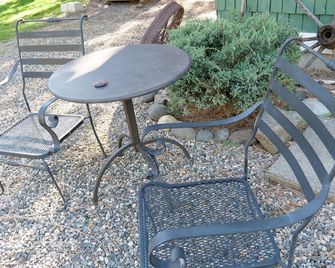 'The Hideaway' - Cabin 3 - New Meadows - Patio