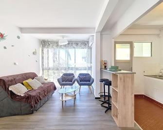 Tourette - appartement proche du centre-ville - Saint-Denis - Saint-Denis - Obývací pokoj