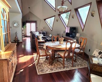 Dome On The Hill - Chillicothe - Sala pranzo