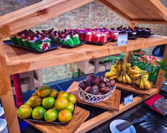 Viva Hotel Kediri, Azana Hotels Collection - Kediri - Buffet