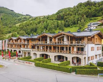 卡普倫阿維尼達山間郊外小屋 - 卡普倫 - 建築