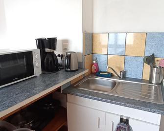 Appart cosy bien situé avec une chambre - Denain - Cuisine