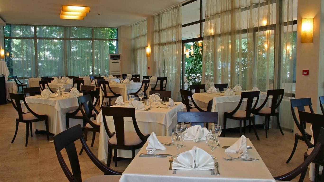 Lotos Hotel - Riviera Holiday Club