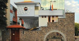 Best Western Hotel Turist - Skopje - Gebäude