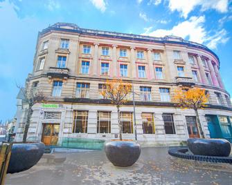 Belvilla Newport City Centre Hotel - Lifestyle - Newport - Building