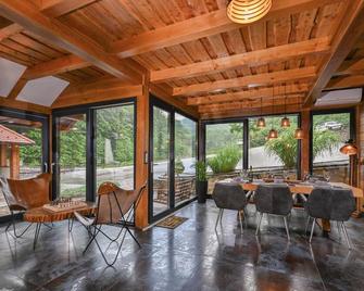 Awesome Home In Ivanec With Wi-fi - Ivanec - Dining room