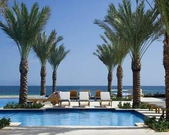 3Br/2Ba Ocean Front Luxury Residence At Westin Dawn Beach Club - Marigot - Piscina