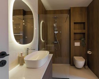 Luxury Penthouse with Private Terrace&Jacuzzi/2BR+living - Cluj-Napoca