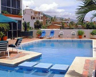 هوتل سويتس لا سيستا - بورتو فولارتا - حوض السباحة