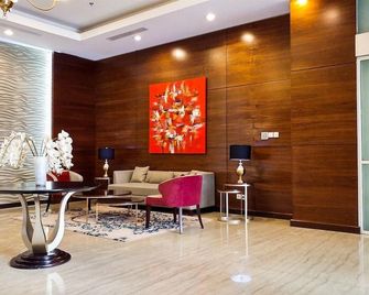 Comfort And Homey 2Br At Nifarro Park Apartment - Giacarta - Ingresso