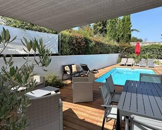 Studio Avec Piscine - Carmaux - Piscine