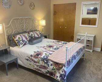 The Star Of Bethlehem A Walking Distance Downtown Bethlehem Home Base - Bethlehem - Bedroom
