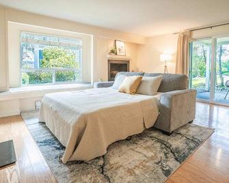 Spacious 2B2B Condo near downtown & Microsoft - Redmond - Bedroom