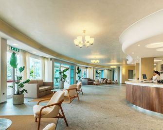 إتش ريزورت - سينيغاليا - ردهة