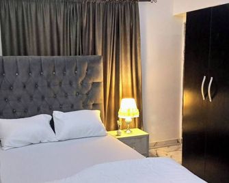 Lovely 2-Bedroom Serviced Apartment with a Balcony - Abuja
