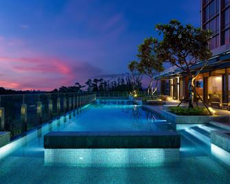 Swissôtel Nusantara - Balikpapan - Havuz
