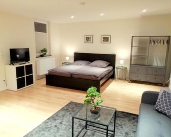 Apartment - Modern, gemütlich, eigener Parkplatz - Colònia - Habitació