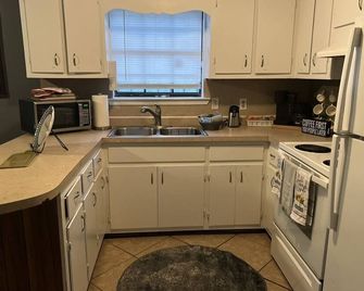 Home Sweet Home A relaxing atmosphere, where you have a private setting. - Bay Minette - Cocina