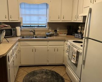 Home Sweet Home A relaxing atmosphere, where you have a private setting. - Bay Minette - Cocina