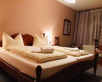 Haus Schlematal Hotel und Restaurant - Bad Schlema - Bedroom