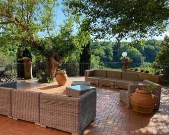 Cottage independent from the villa provided with kitchenette - Viterbo - Patio