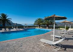 Chrissa Camping Rooms & Bungalows - Delphi - Pool