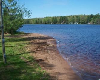 Beautiful Western Lakefront view on the magnificent Turtle Flambeau Flowage! - Mercer - Playa