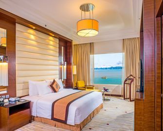 Royal Halong Hotel - Ha Long - Yatak Odası