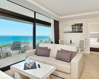 ميليا كوستا ديل سول - توريمولينوس - غرفة نوم