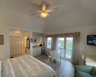 Edgehill Manor Guest House - Hamilton - Bedroom