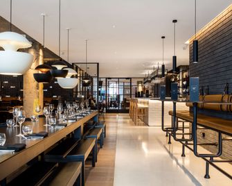 Radisson Blu Hotel, London Leicester Square - formerly Hampshire - לונדון - בר