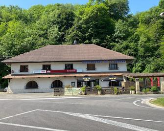 Auberge de la Source - Chazey-Bons - Bâtiment