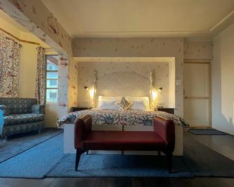 Mahatta Homestay - Srinagar - Bedroom