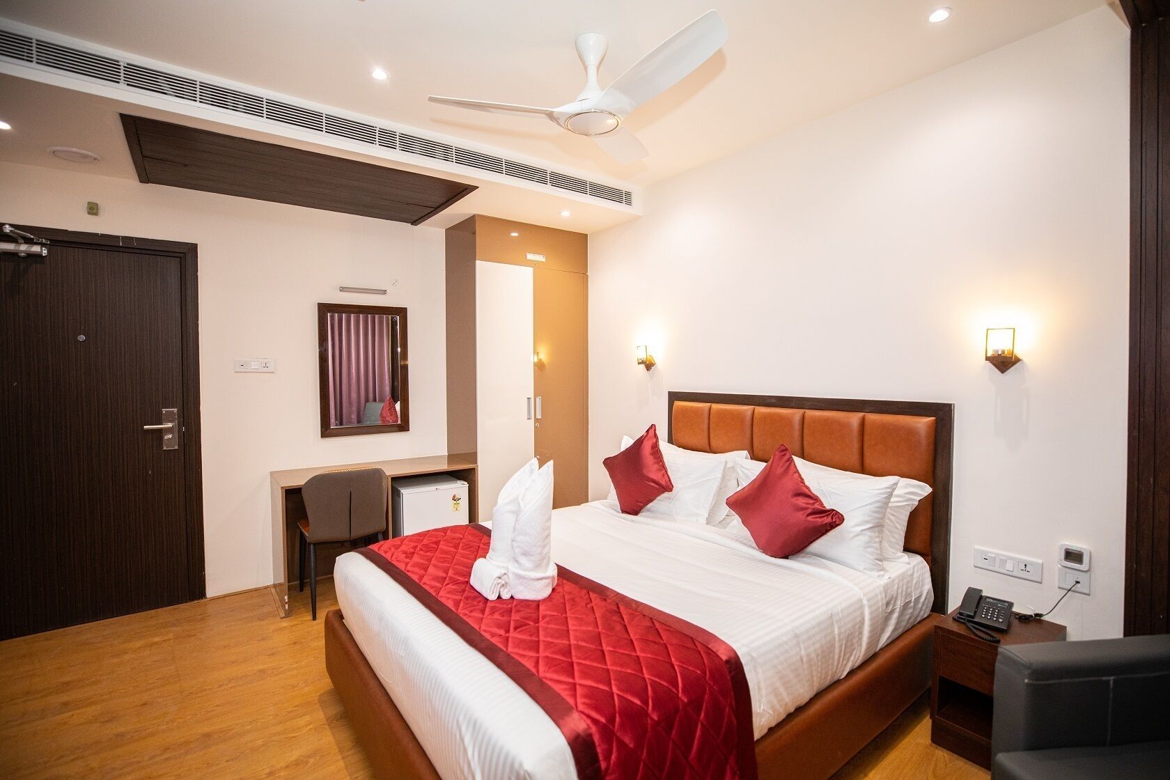 Hotel Silver Cle Hitech City Madhapur thumbnail 3