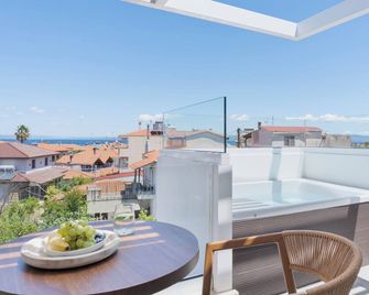 Palm Boutique Suites - Pefkochori - Balcón