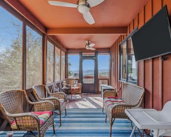 Mountain Views · Dog-Friendly Home & Fire Pit - Hartford - Sala de estar