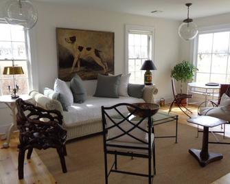 Whaling Captain Pierson's Cottage - Sag Harbor - Sala de estar