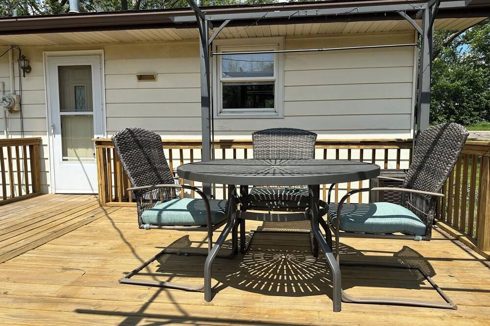 Charming 3-bedroom Corner house in Morris/ Minooka - Morris - Patio