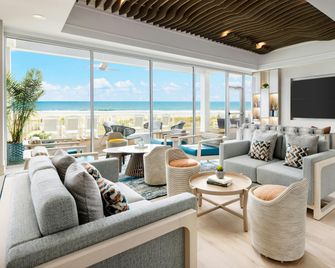 Hilton Garden Inn Ocean City Oceanfront - Ocean City - Living room